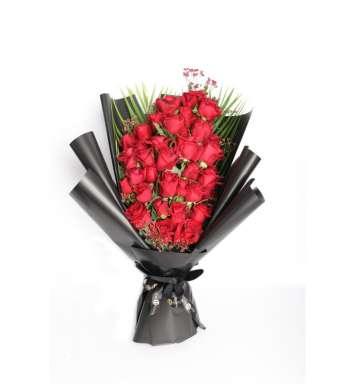 Astonishing Roses Bouquet
